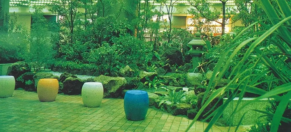 「ミナミ地下センター虹のまち2期/光の広場・水の広場・緑の広場」開業