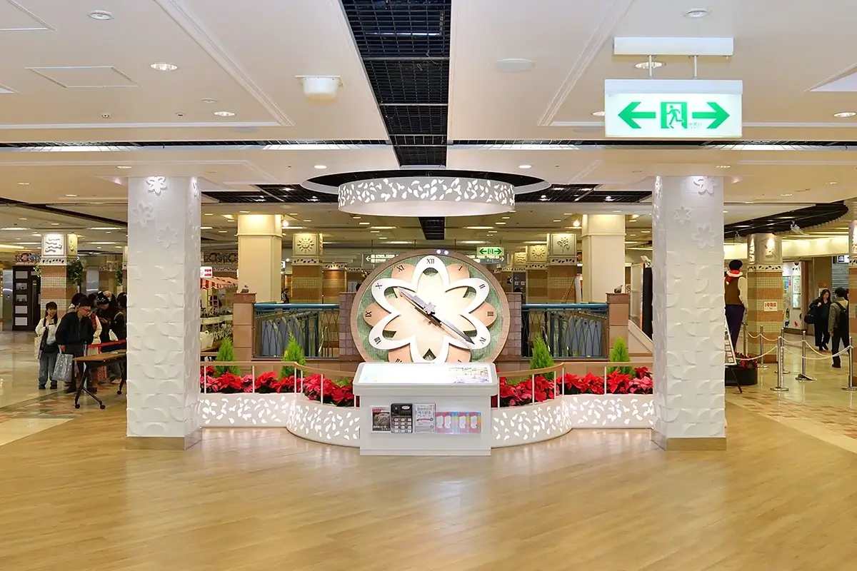 あべちか「花時計広場」リニューアルオープン