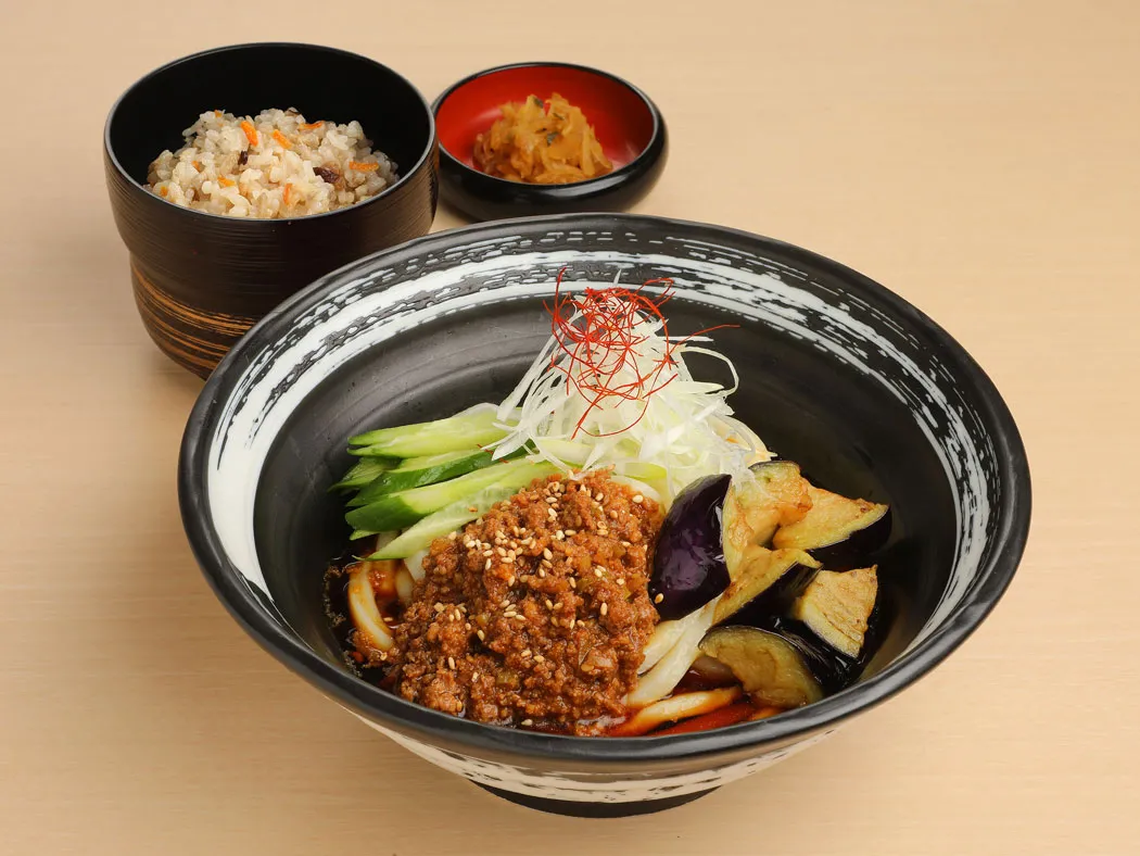 期間限定★揚げ茄子と肉味噌のピリ辛冷やしうどん定食
